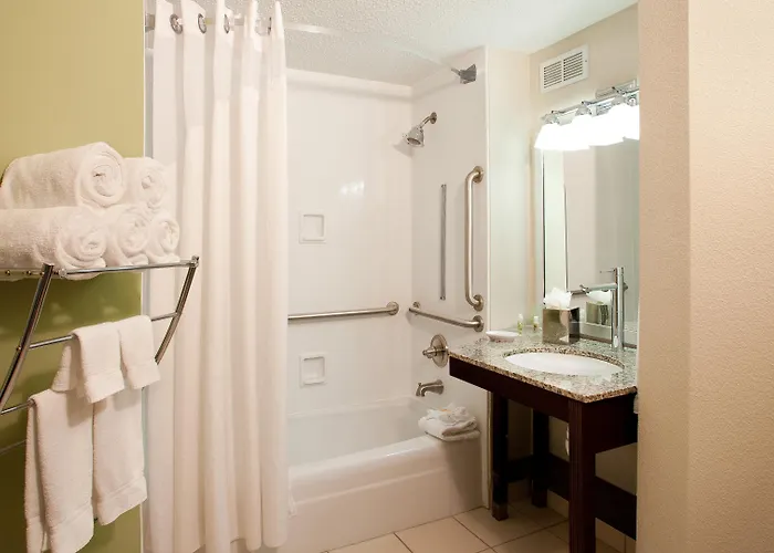 Center Hotel 3*